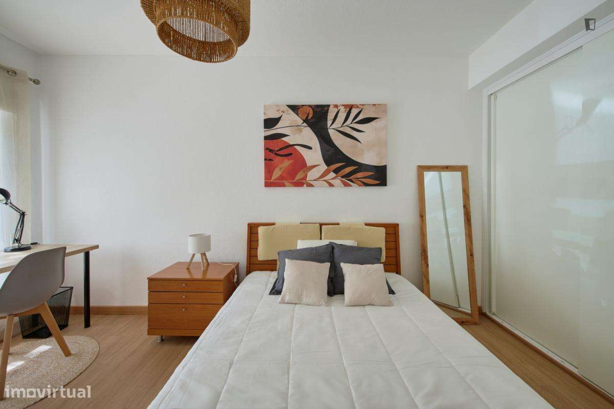 Quarto - localizado em Telheiras Lisbon - Grande imagem: 4/13