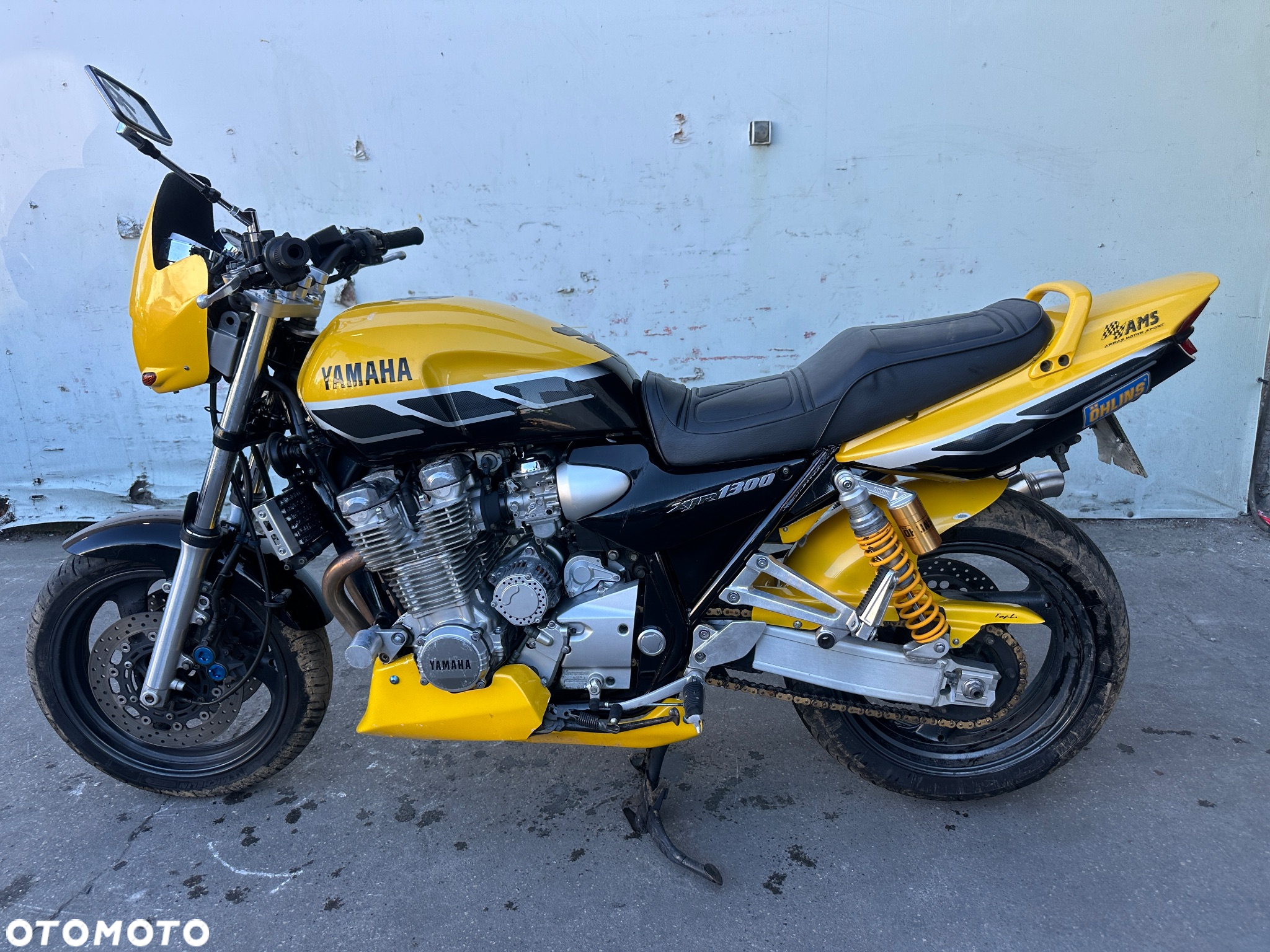 Yamaha XJR - 9