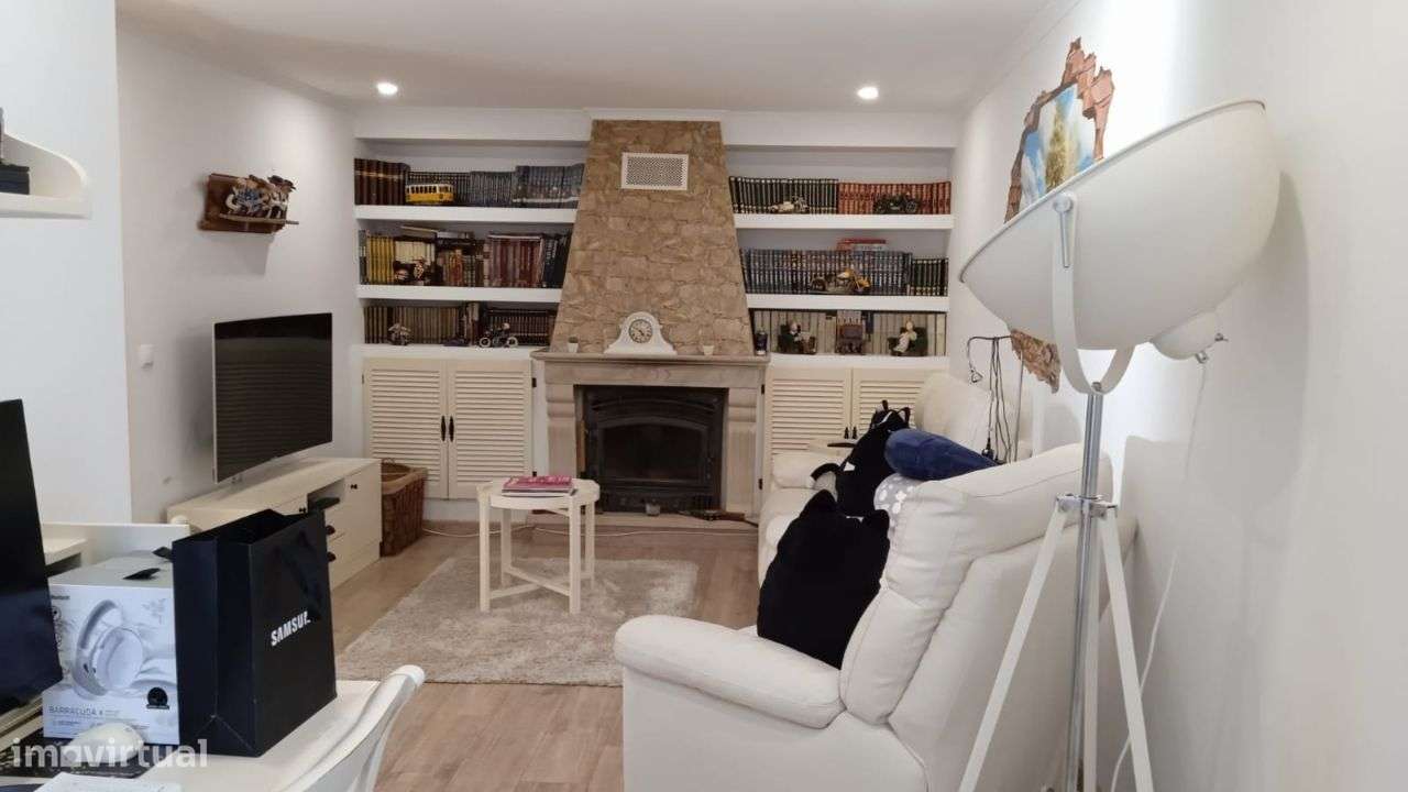 Excelente Moradia c/Piscina, Garagem...-11