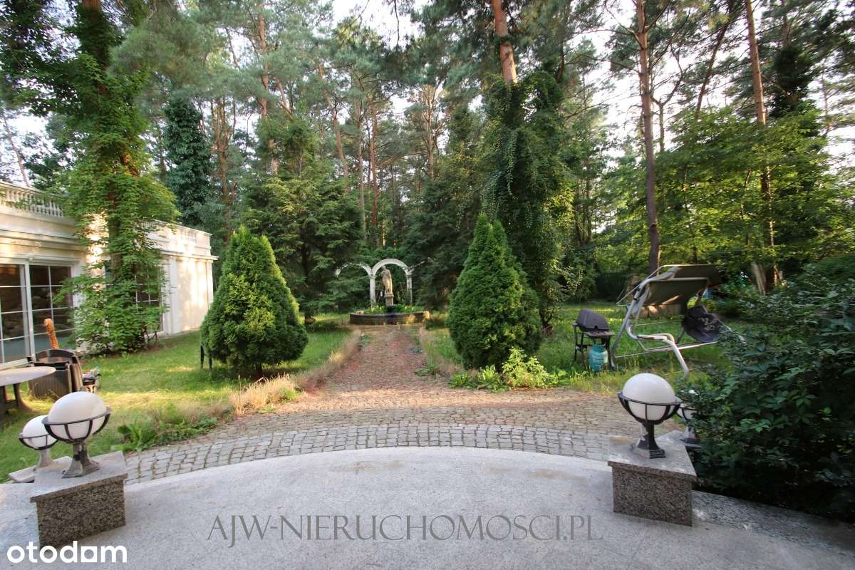 Rezydencja w Izabelinie C z basenem i sauną-15