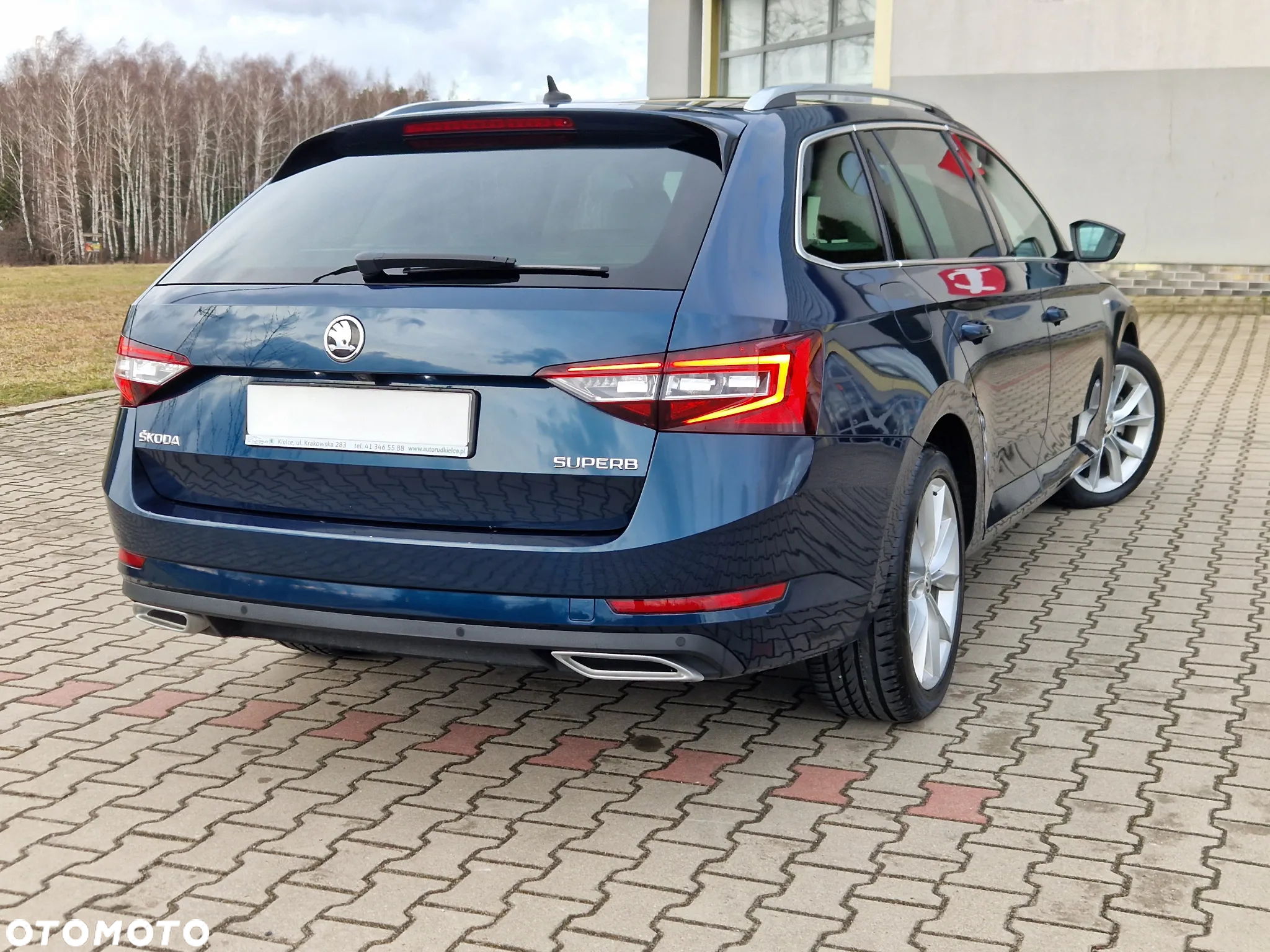 Skoda Superb 2.0 TDI L&K DSG - 4