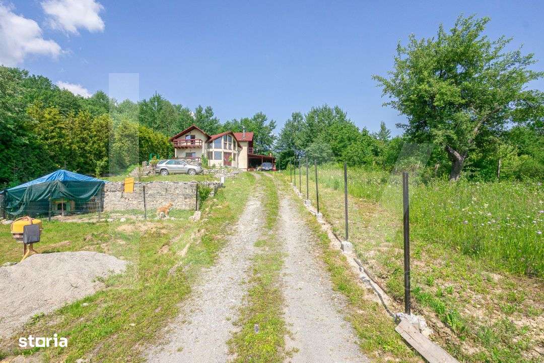 Casa de vacanta spatioasa cu priveliste spectaculoasa in Tocile - Imagine principală: 4/19