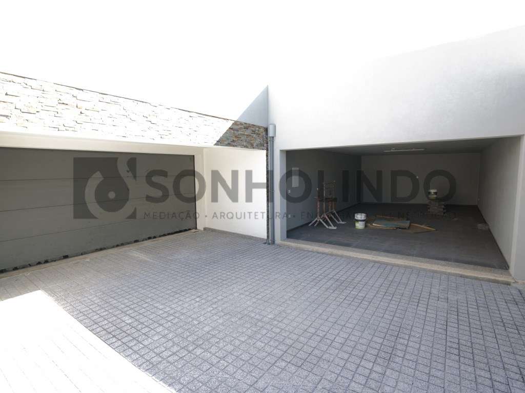 Moradia T3 Nova com escritório, no centro da cidade em fase final d...-25