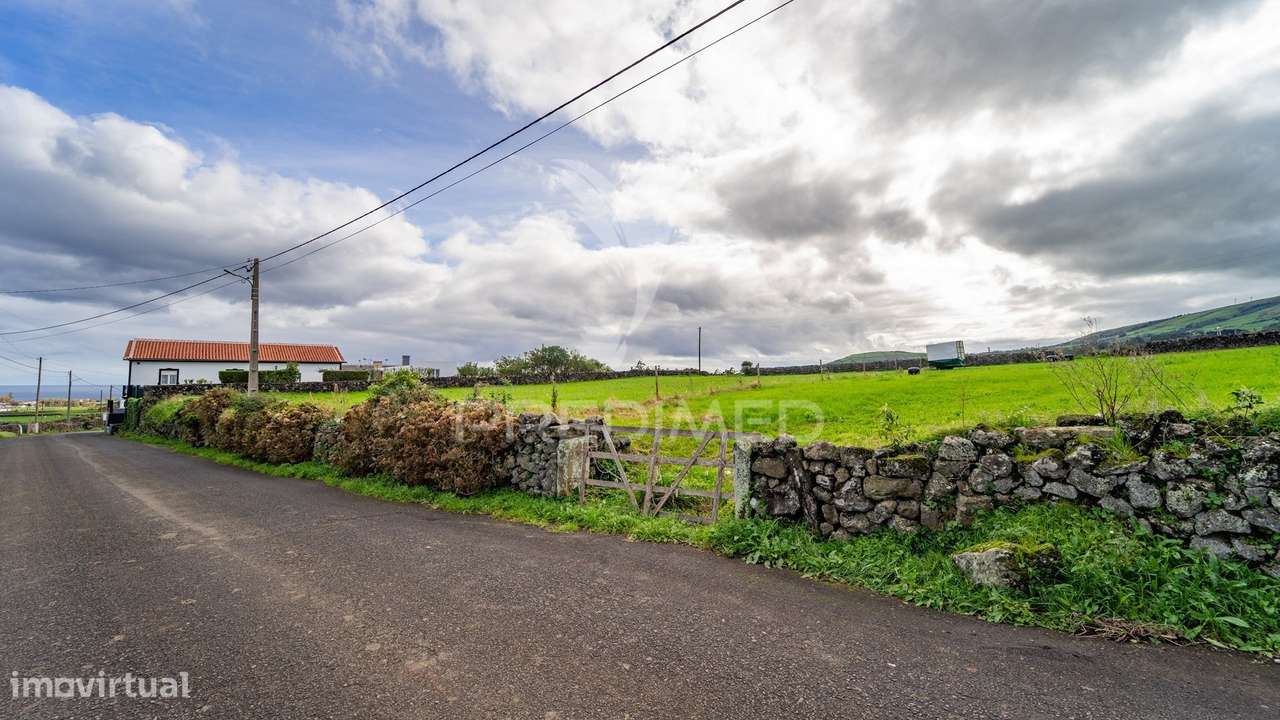 Terreno Urbano à Venda – Santa Cruz, Praia da Vitória, Ilha Terceira - Grande imagem: 3/7