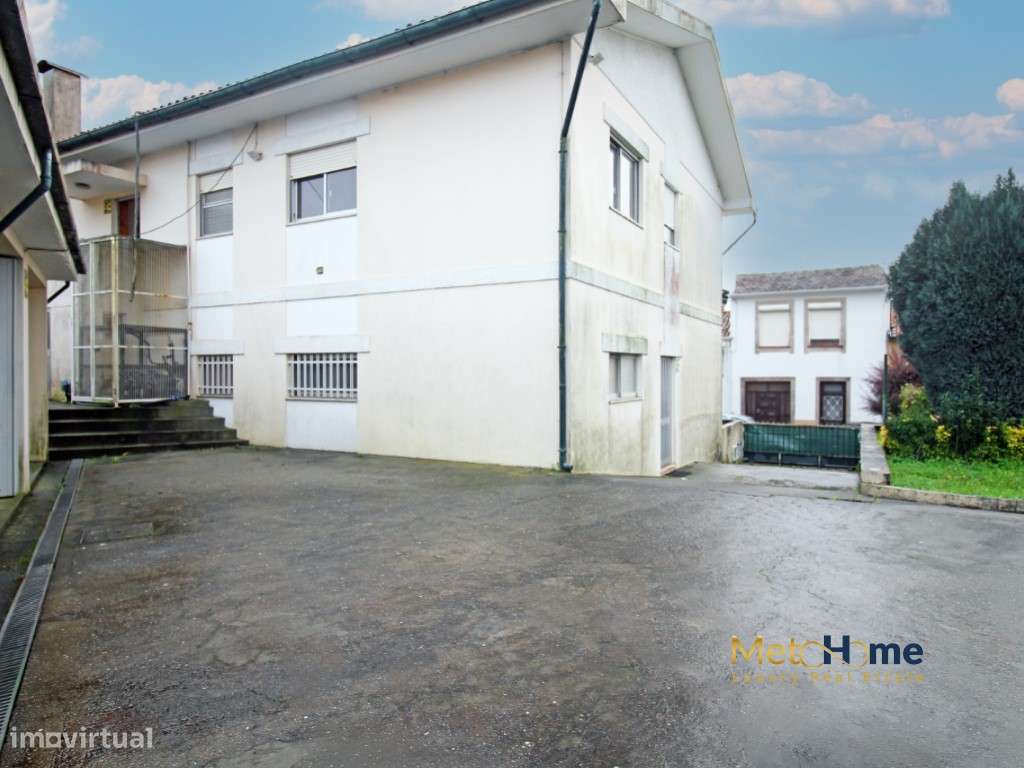 Moradia de 4 frentes em Perosinho-49