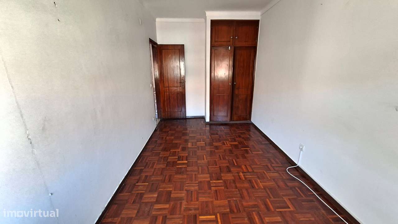 Apartamento T3 97m2 centro da Moita-10