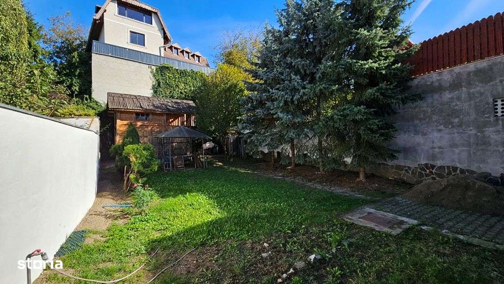 Casa de vanzare central, langa Liceul Papiu - Imagine principală: 5/13