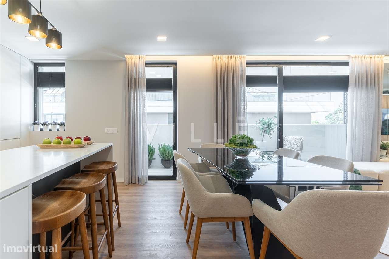 Apartamento T3 com suite, mobilado e varandas espaçosas - Grande imagem: 3/20