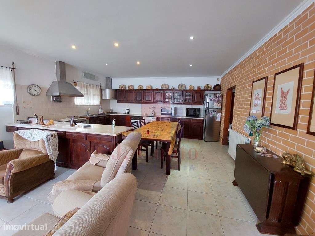 Prédio com 7 apartamentos no centro de Caldas da Rainha-25