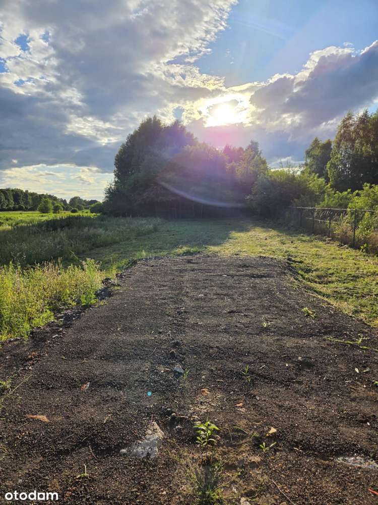 Działka Ożarowice idealna na parking lub innePyrzowice 3000m2ogrodzona-13
