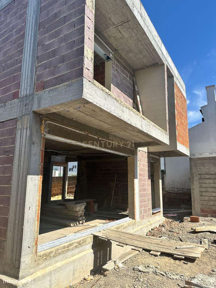 Moradia T4 em Construção com Piscina e Jardim – Charneca da Caparica - Grande imagem: 4/21