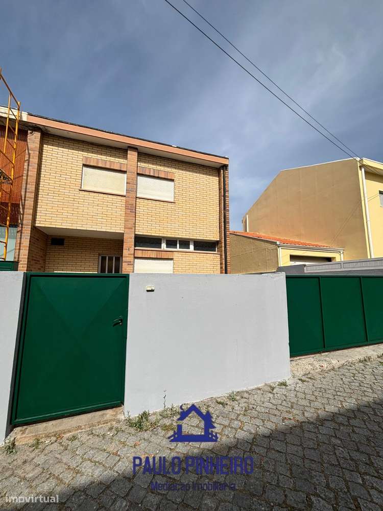 Moradia T3 Renovada em Vila Nova de Gaia-17