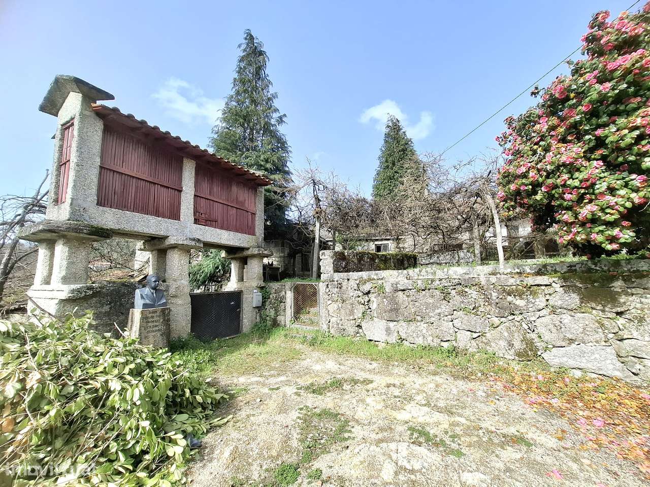 CONJUNTO DE 3 MORADIAS em Rossas, Vieira do Minho, Braga-11