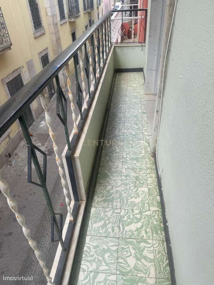 Edifício Usado em Setúbal com Excelente Localização-0