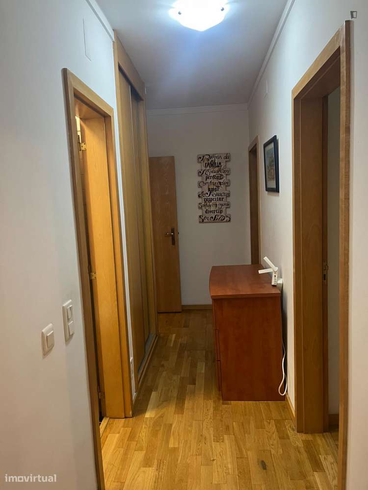 Quarto - localizado em Benfica Lisbon - Grande imagem: 2/9