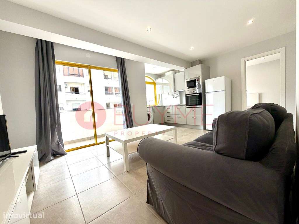 Apartamento T1+1 Renovado com Varandas Privativas em Quarteira - Grande imagem: 2/30