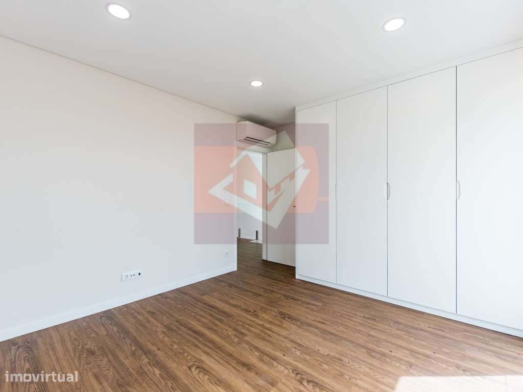 Moradia V5 nova no Bairro do Trigache em Famões-23