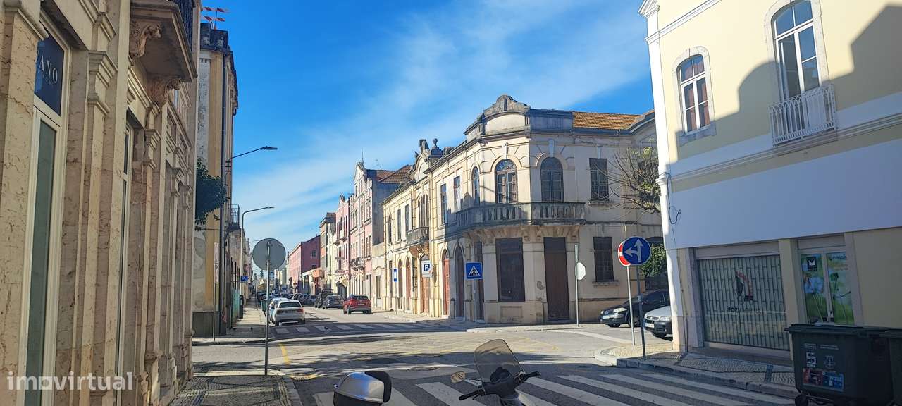 Prédio para Renovação Geral - Centro da Cidade - Rua Fernandes Tomás-6