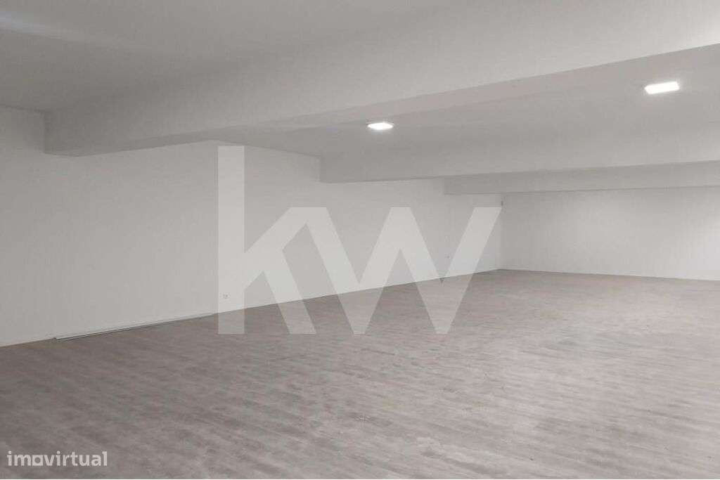 Loja Ampla com 487 m2 Renovada – Junto ao Túnel da Rua Faria Guimarães - Grande imagem: 3/14