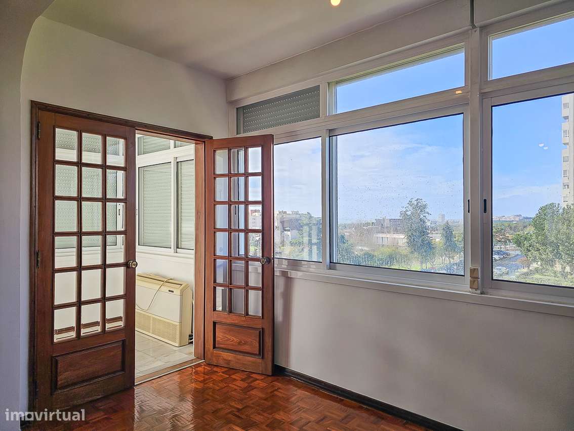 Apartamento T3 no Restelo: Luminosidade e Localização Premium para a S - Grande imagem: 5/21