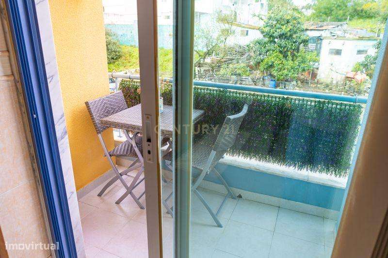 Apartamento T2 com elevador, lugar de estacionamento e arrecadação na-4