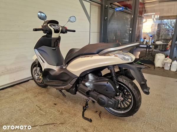 Piaggio Beverly - 25