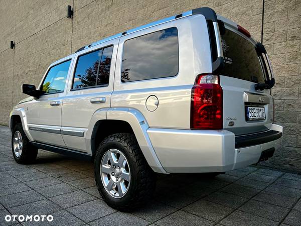 Jeep Commander 5.7 V8 Overland - 37