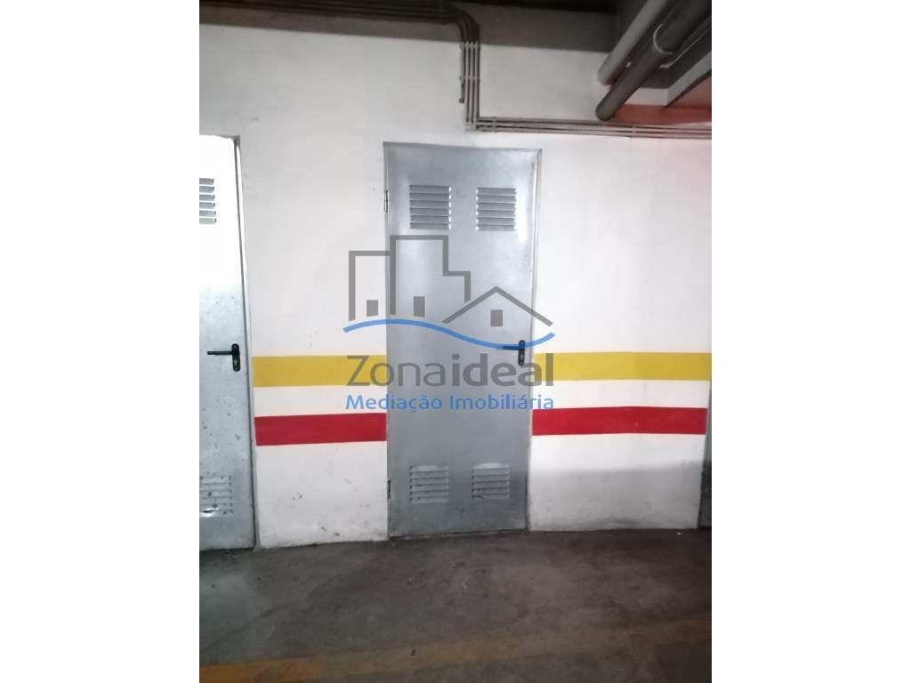 Apartamento T3 Duplex com parqueamento 2 carros - Alenquer-27