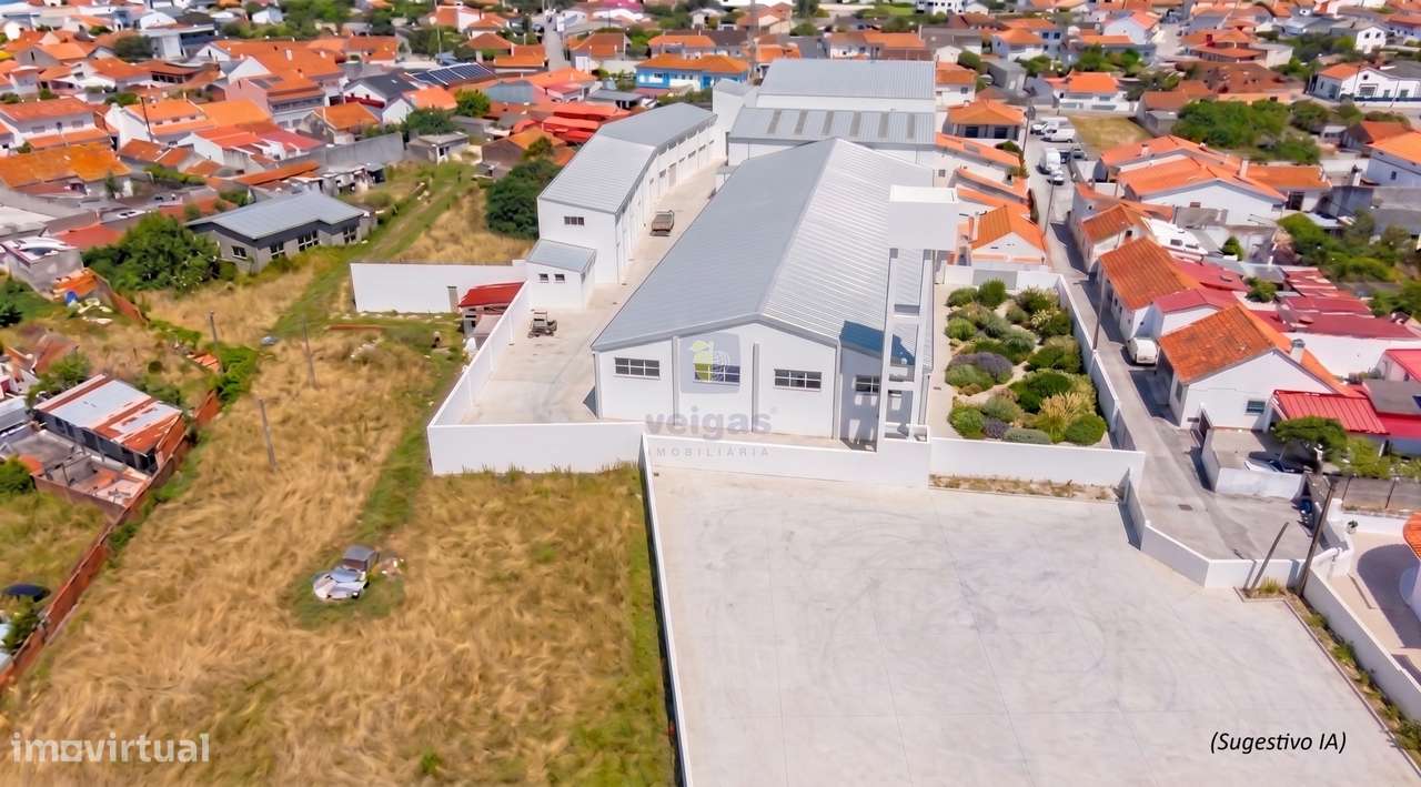 Armazém industrial com 4.107m2 de área e 7.300m2 de terreno, Marinha G-1