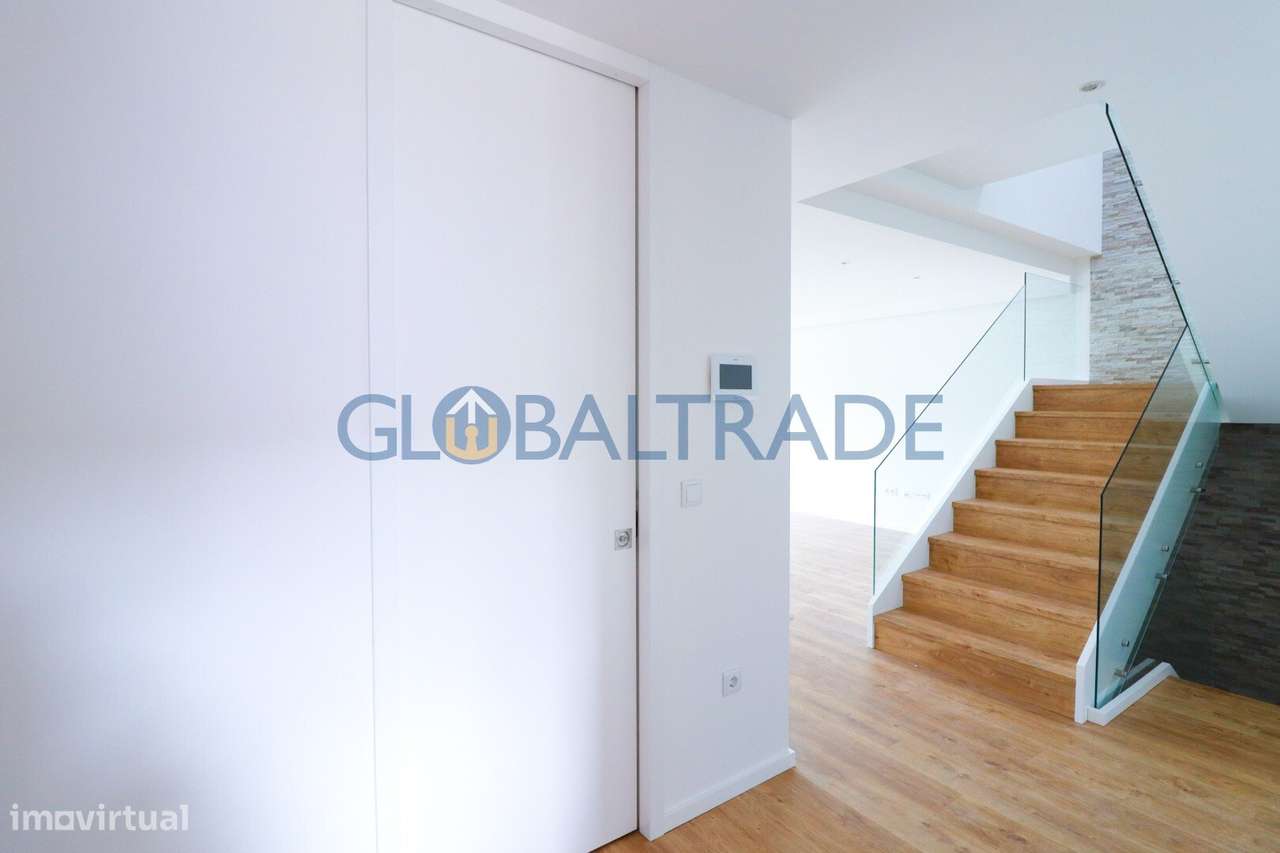 Moradia T3 Nova com Piscina Privada e Terraço em São Pedro da Cova - Grande imagem: 3/60