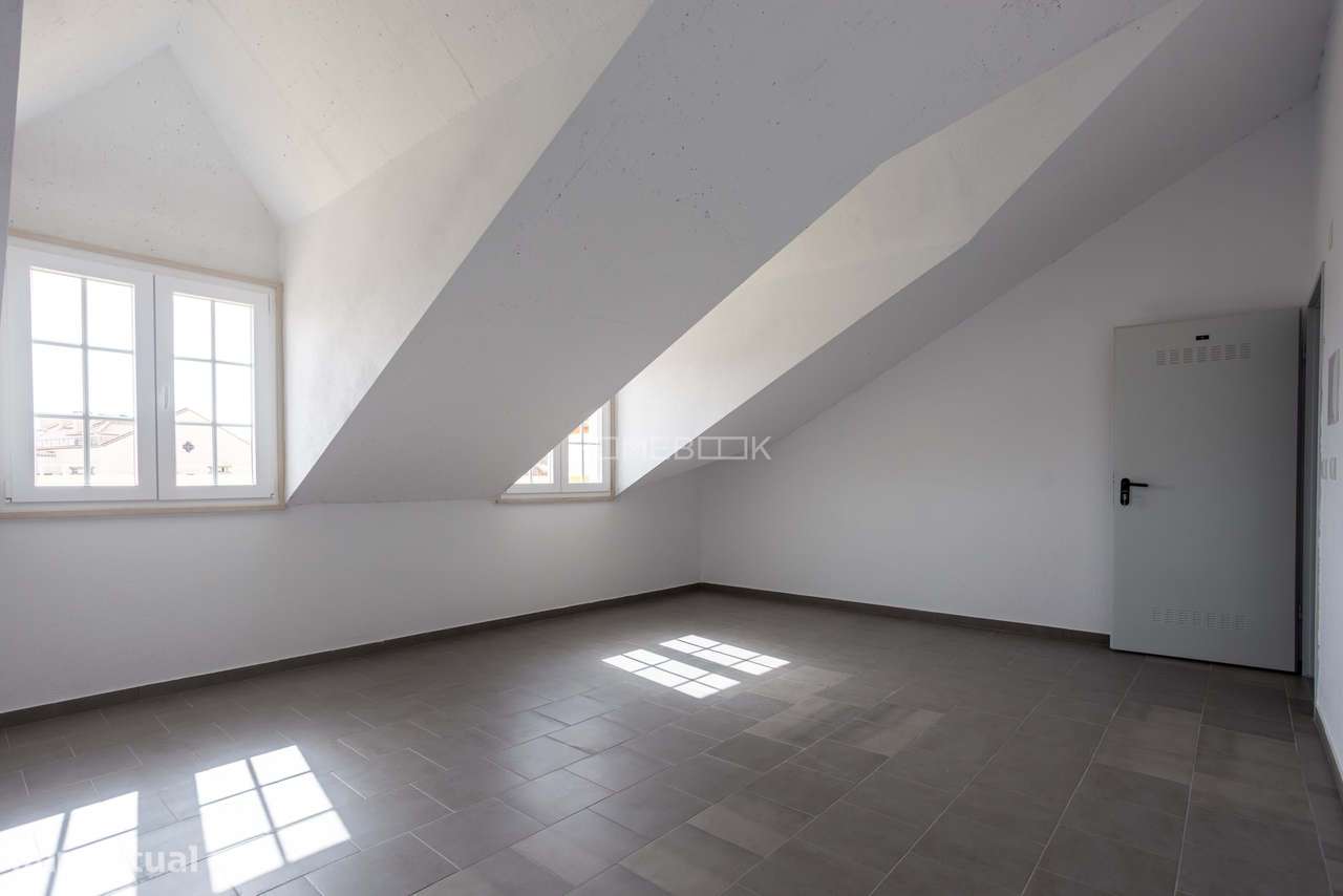 Apartamento T2 na Damaia de Cima-12