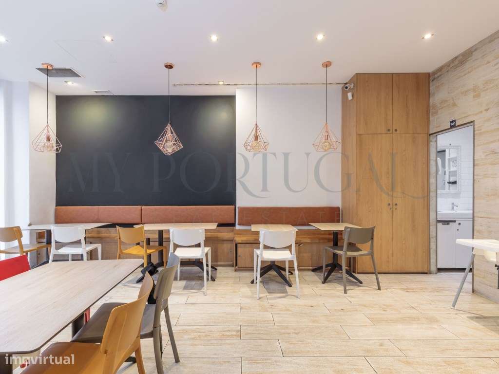 Oportunidade Única em Belém: Trespasse de Creperia/Gelataria de Suc...-11