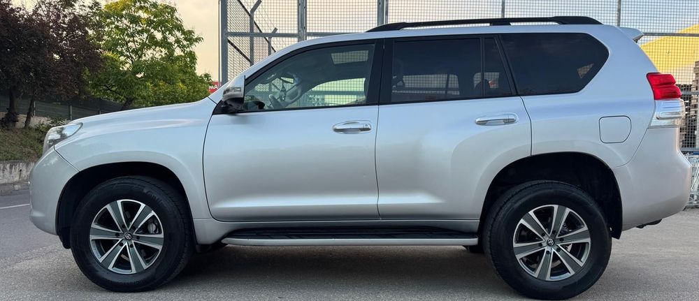 Toyota Land Cruiser 3.0l Turbo D-4D Aut. AVS Luxury 2011