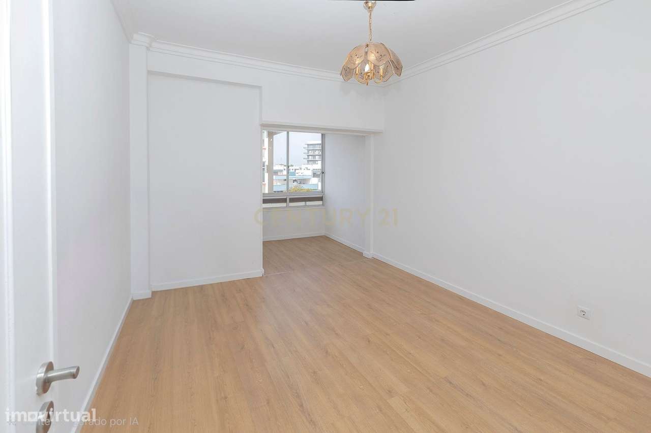 Apartamento T1 em Oeiras-0