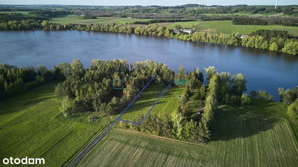 Uzbrojona działka budowlana z linią brzegową