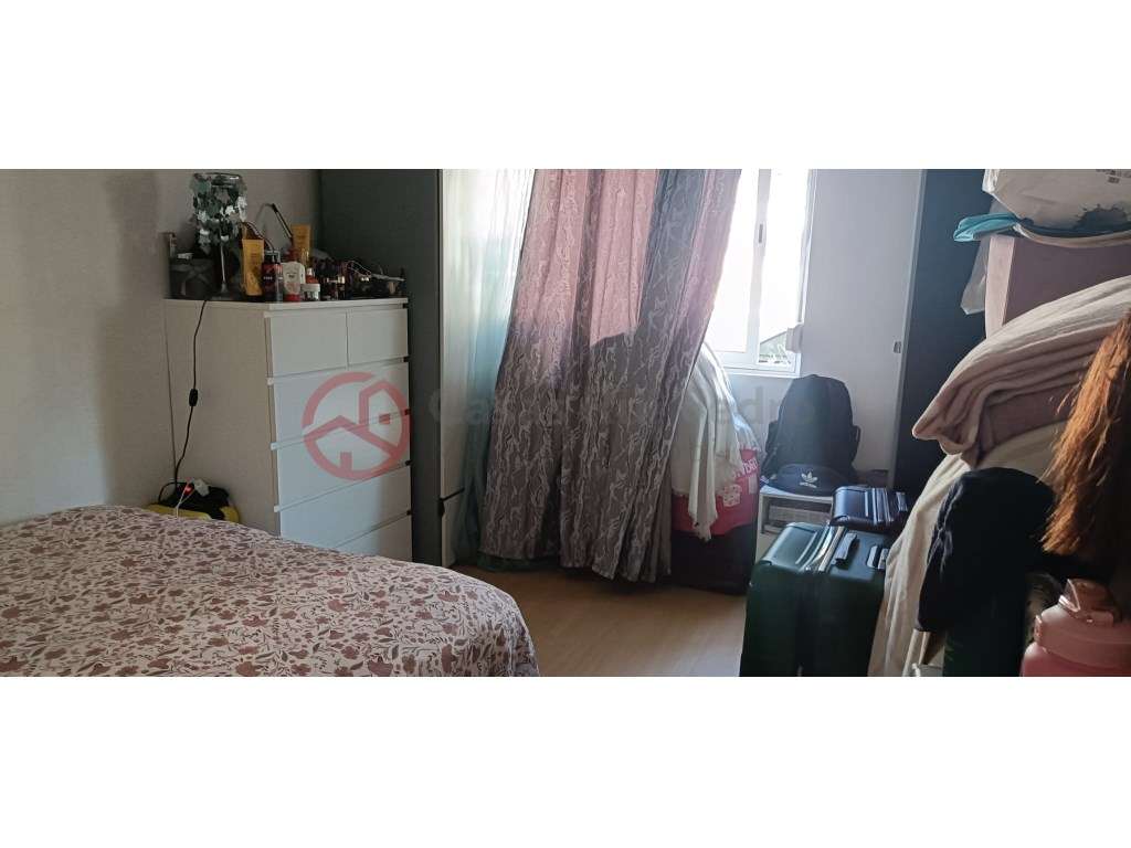 Excelente Apartamento T2 em Corroios-17