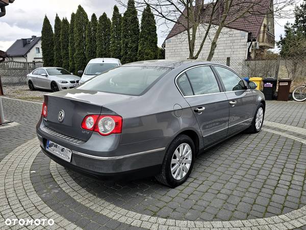 Volkswagen Passat 2.0 TDI Comfortline DSG - 10