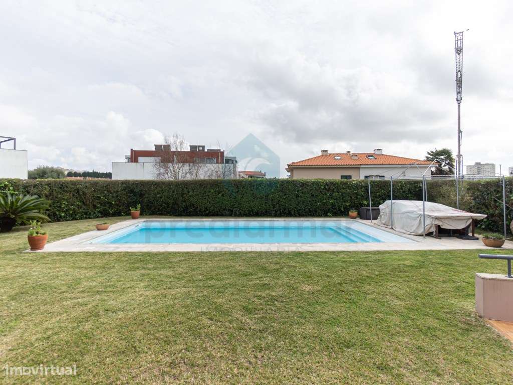 Moradia T5 em Vilarinha-5