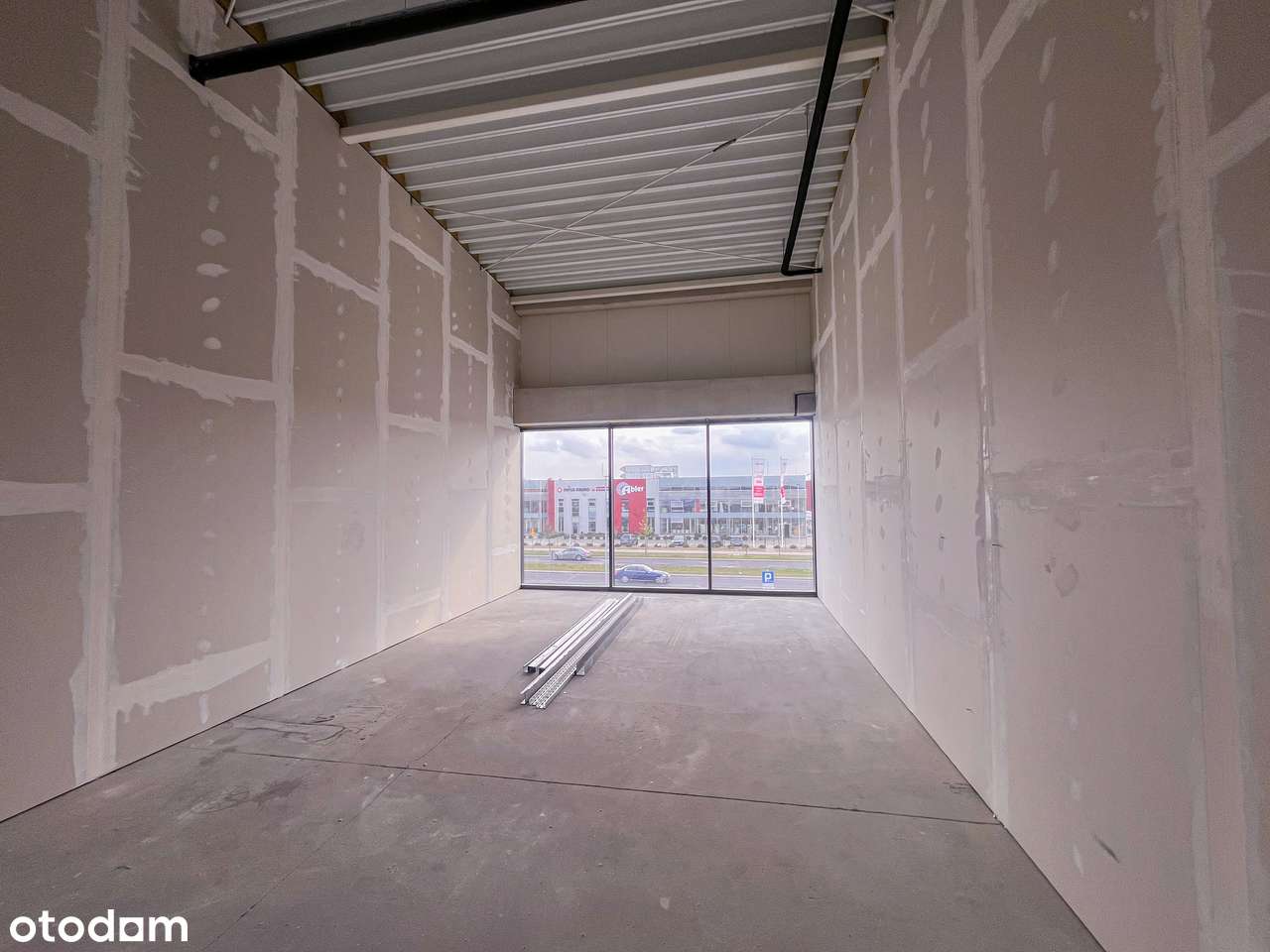 Postaw na widoczność – lokale z dużymi witrynami. - Pełny obrazek: 3/5