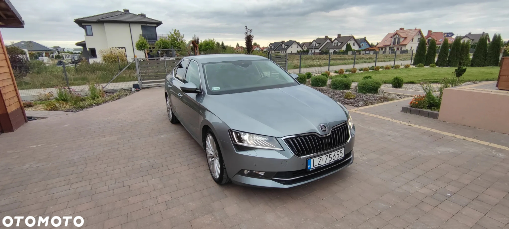 Skoda Superb 1.8 TSI L&K DSG - 2