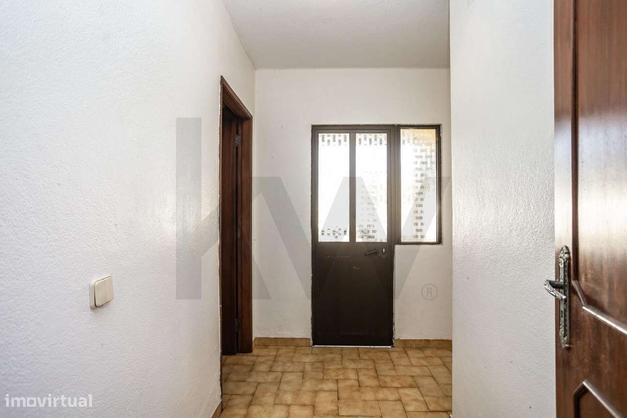 Fantástica Moradia T4 (10 Divisões) com Terreno de 869 m2 – Imenso Pot-26