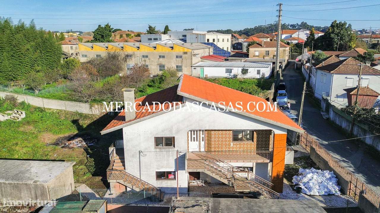 Moradia Bi-familiar com grande terreno, Lamas - Grande imagem: 4/10