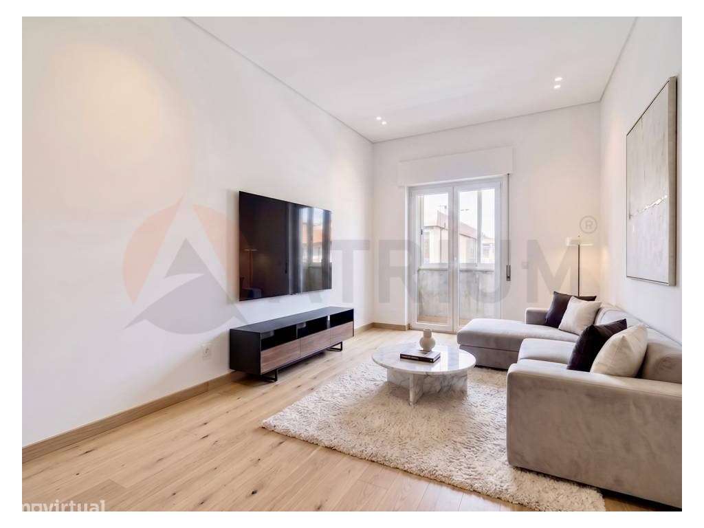 T2 No Bairro Do Liceu Potencial De Remodelacao Com Meio Caminho A