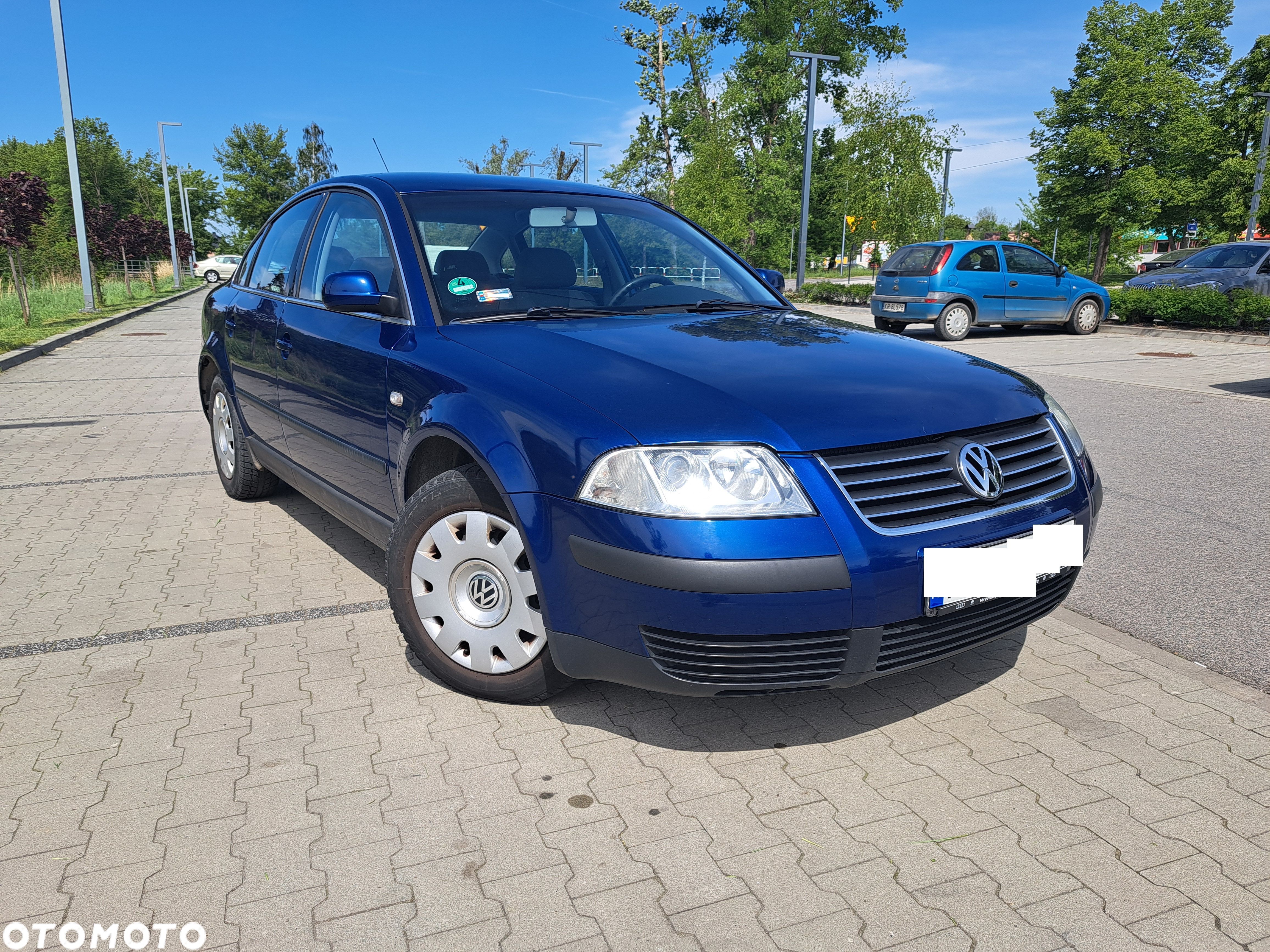 Volkswagen Passat 1.6 Basis - 1