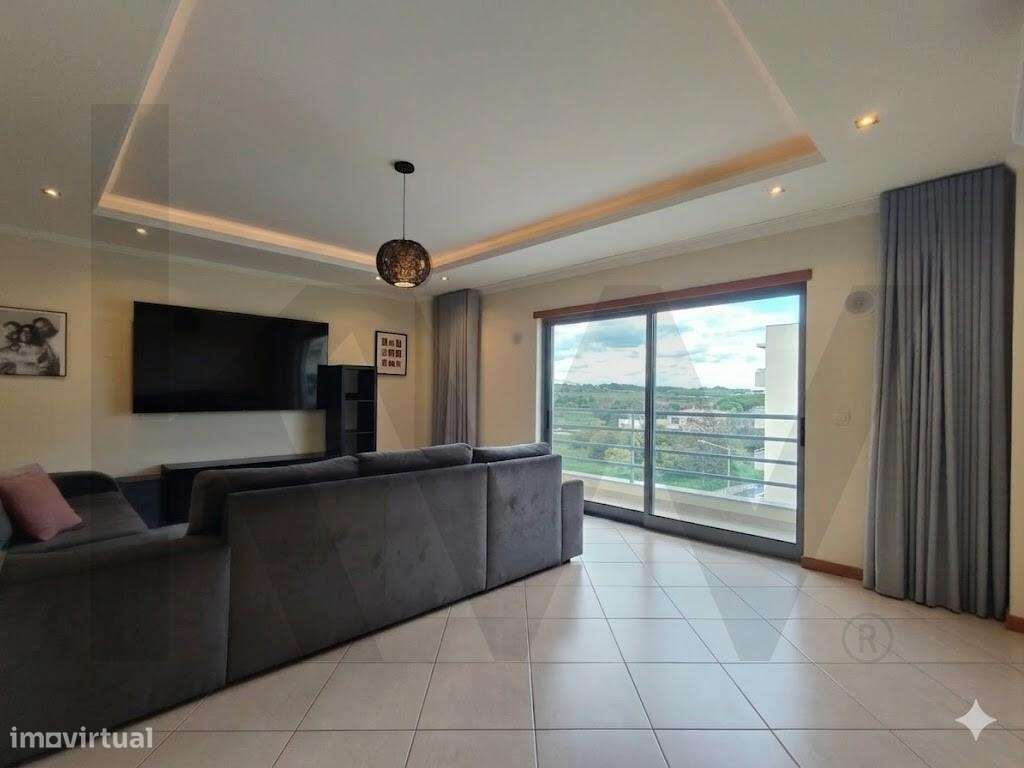 Apartamento T2 – Urbanização João de Ourém, 3.º Piso - Grande imagem: 3/20