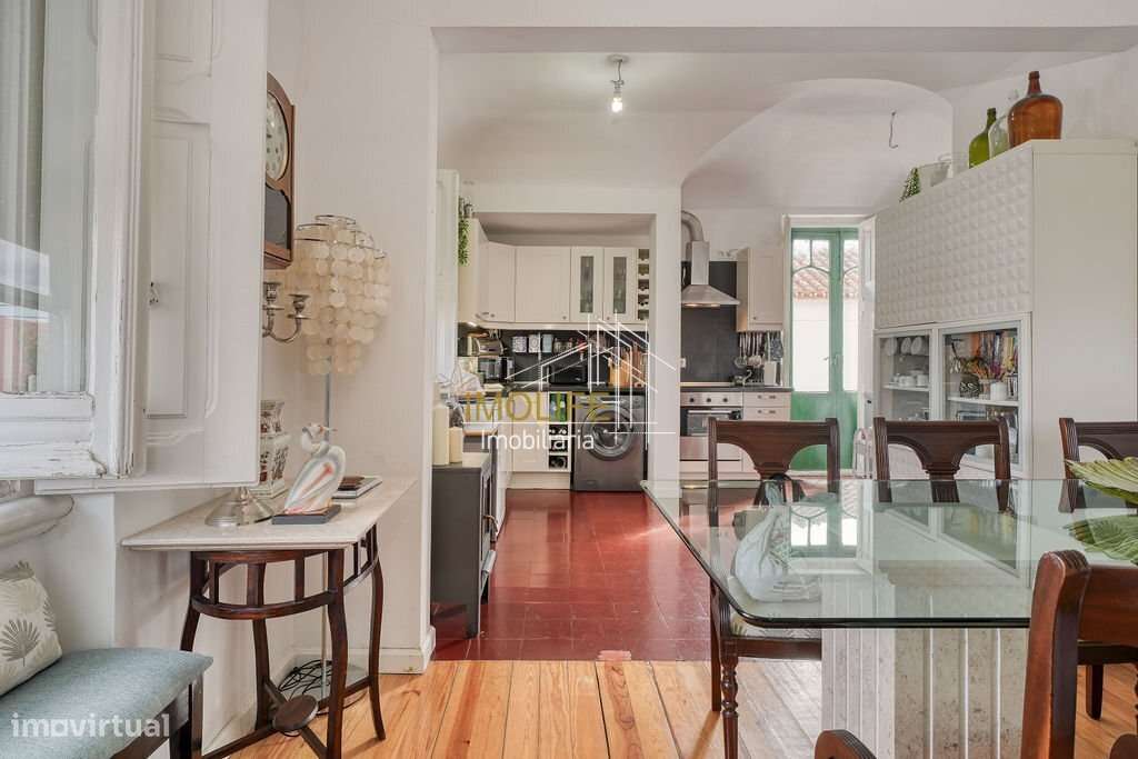 Excelente Moradia com dois pisos no centro do Vimieiro-35