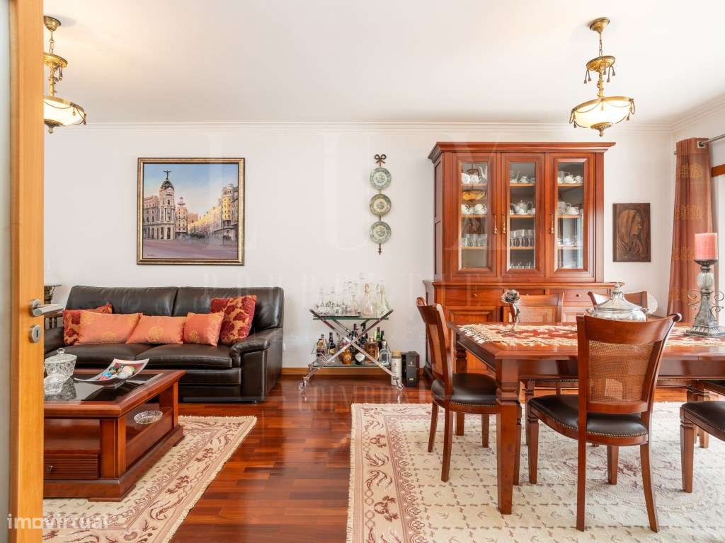 Moradia T5 | Marco dos Pereiros, Castelo Viegas - Grande imagem: 3/51