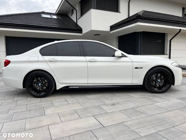 BMW Seria 5 525d xDrive - 4