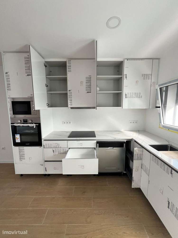 Moradia T2 Pronta a Habitar no Centro de Fátima - Preço Negociável-27