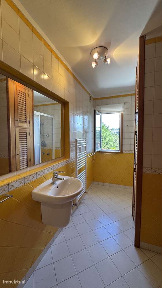 Moradia T4 com piscina à venda em Gemeses-12